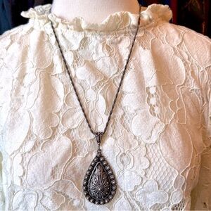 Elegant Silver Pendant Necklace